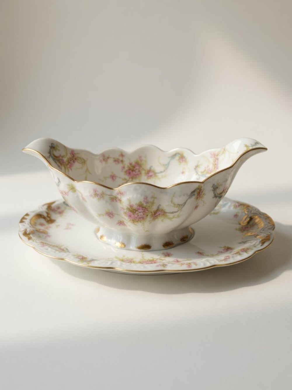 Antique Haviland Limoges‎ France Porcelain Gravy Boat & Attached Underplate